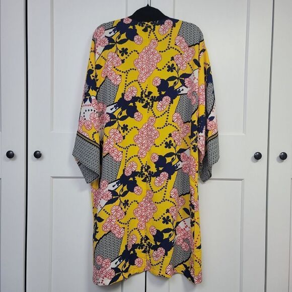Forever 21 Contemporary Yellow and Black Floral Kimono Robe, Small - Picture 9 of 9